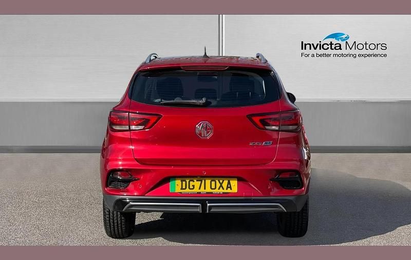 Used MG ZS Trophy Connect 114 kW (156 HP) 2021 Red SUV
