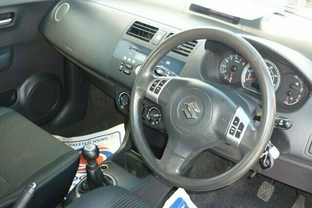 Used Suzuki Swift 2005 Hatchback