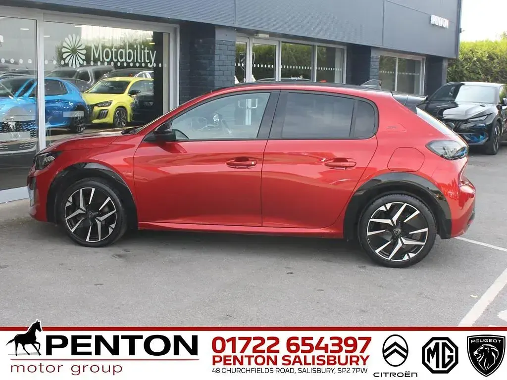 Used Peugeot 208 GT 99 HP (72 kW) 2024 Red Hatchback