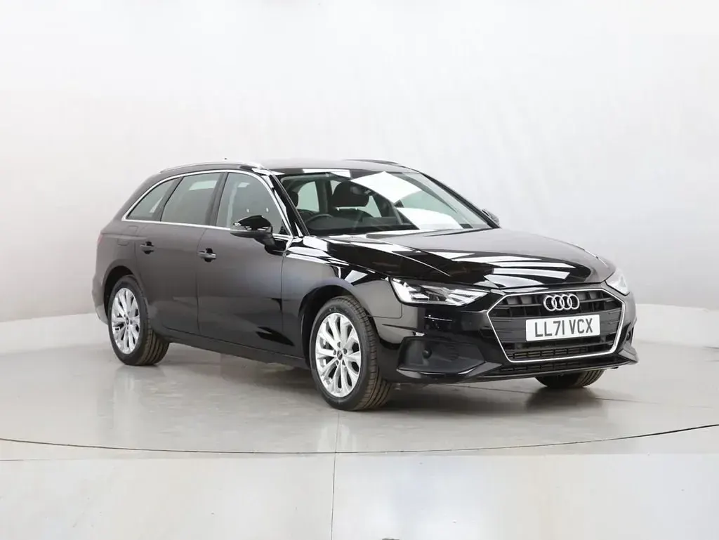 Usado Audi A4 Advanced 150 HP (110 kW) 2021 Preto Carrinha