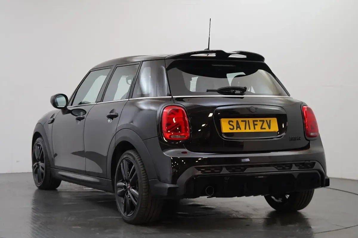 Używany Mini Cooper Hatch 134 KM (98 kW) 2021 Czarny Hatchback