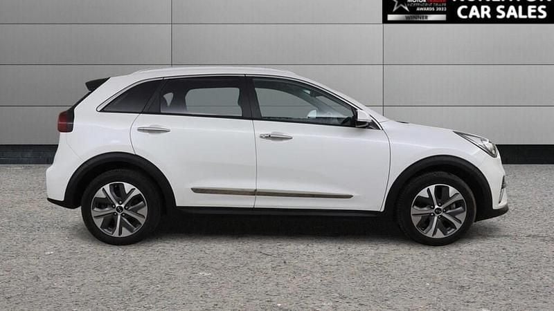Used Kia Niro First Edition 150 kW (204 HP) 2020 White SUV