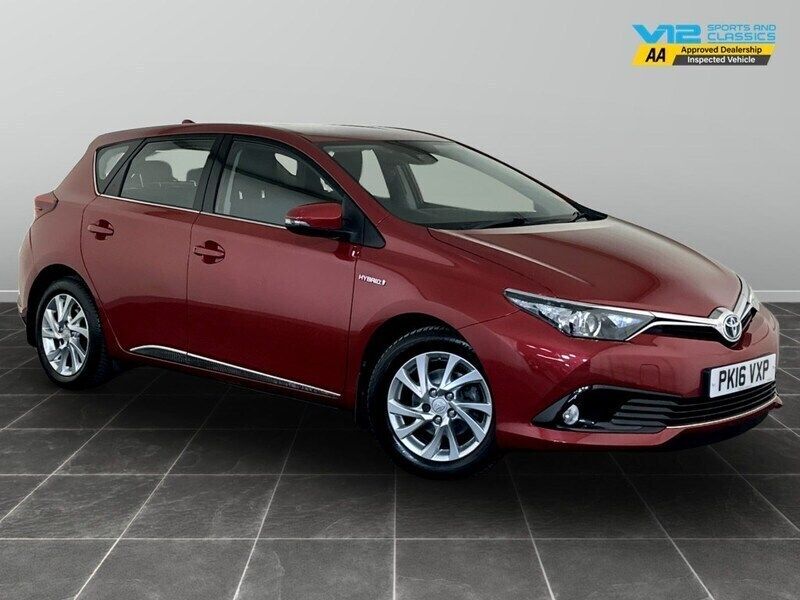 Red Used 2016 Toyota Auris Hybrid Business Edition Hatchback | £9,295 (Good price) - Image 1/2