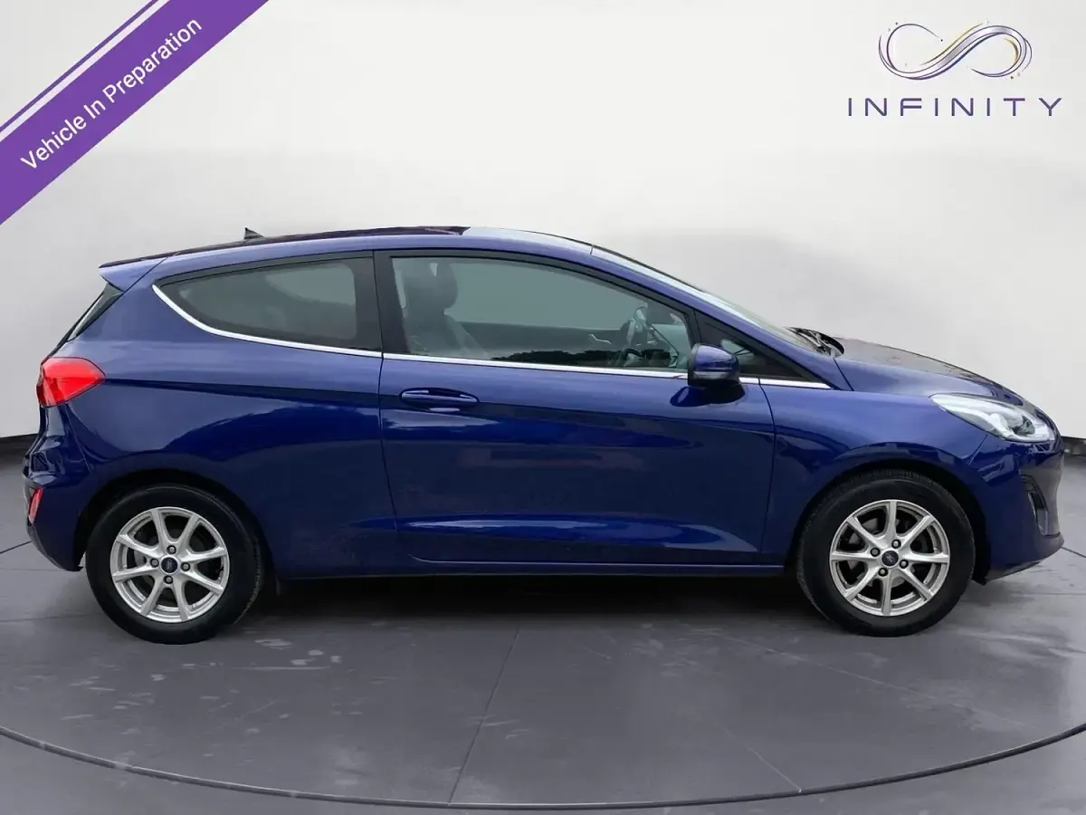 Used Ford Fiesta Zetec 100 HP (73 kW) 2018 Blue Hatchback