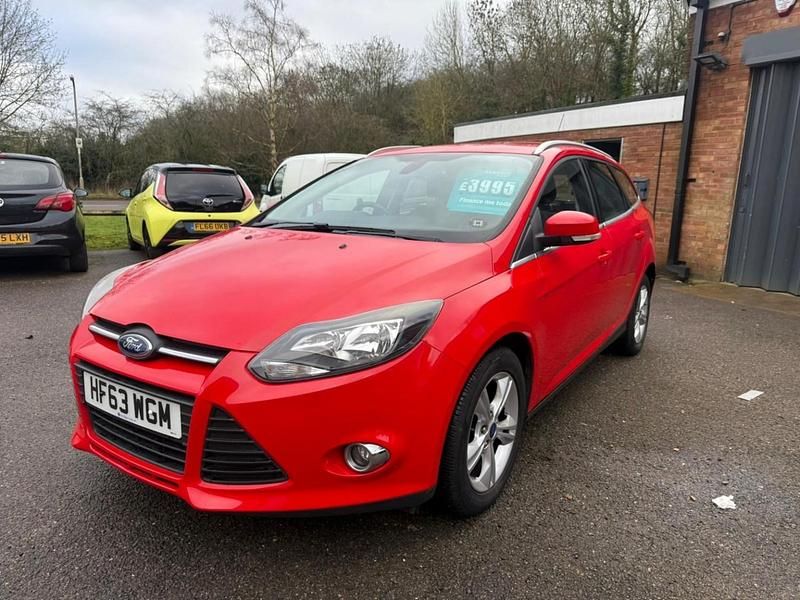 Used Ford Focus Zetec 2013 Red Estate