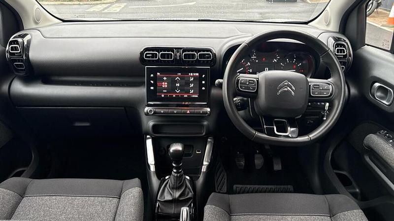 Used Citroën C3 Aircross PureTech 108 HP (79 kW) 2022 Red SUV