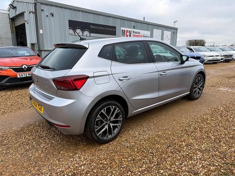 Usata Seat Ibiza XCELLENCE 110 CV (80 kW) 2022 Argento Utilitaria