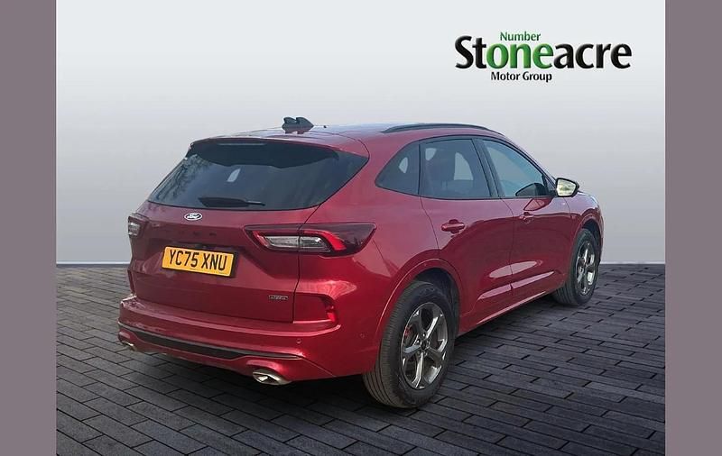 Używany Ford Kuga ST-Line 239 KM (175 kW) 2025 Czerwony SUV