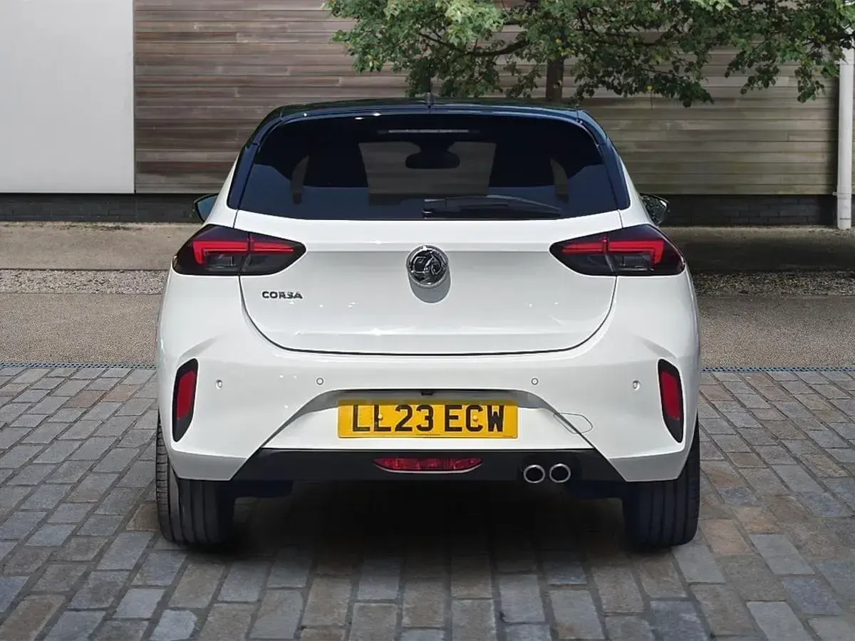 Used Vauxhall Corsa Ultimate 130 HP (95 kW) 2023 White Hatchback