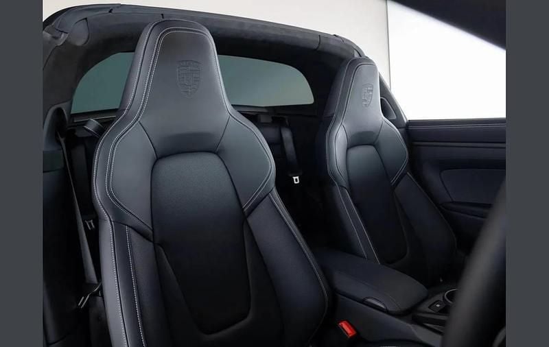 Begagnad Porsche 911 534 HK (392 kW) 2026 Blå Cab