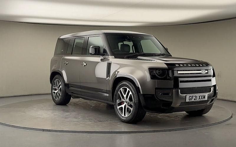 Used Land Rover Defender 300 HP (220 kW) 2024 Estate