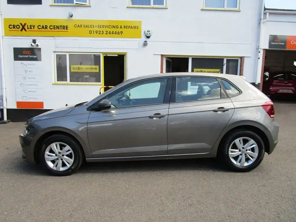 Used VW Polo SE 65 HP (47 kW) 2018 Grey Hatchback