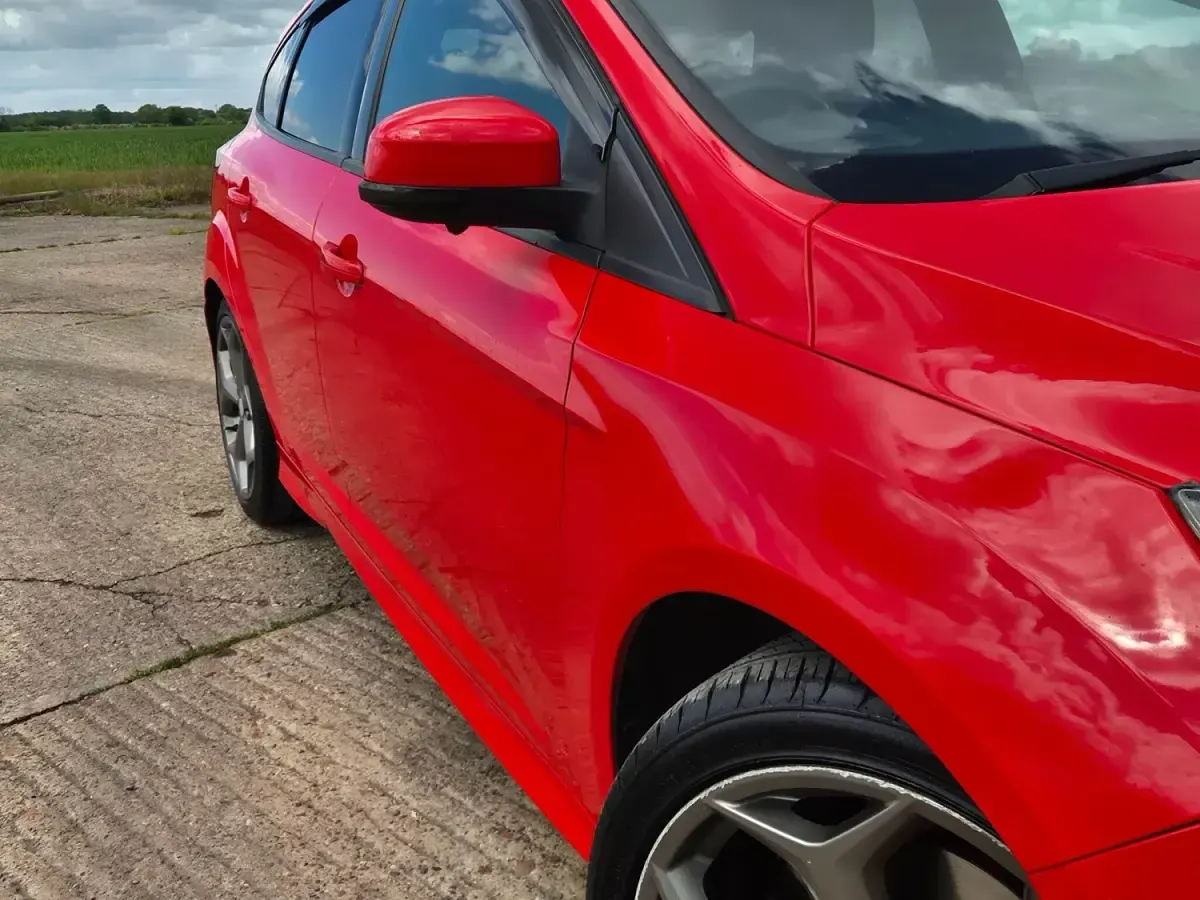 Używany Ford Focus ST 250 KM (183 kW) 2013 Czerwony Hatchback