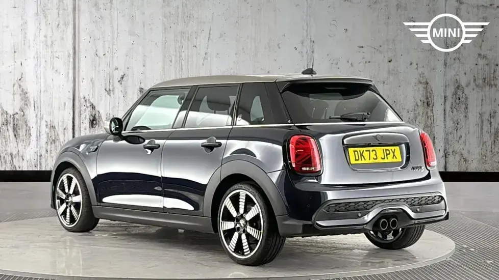 Used Mini Cooper S Exclusive 176 HP (129 kW) 2023 Black Hatchback