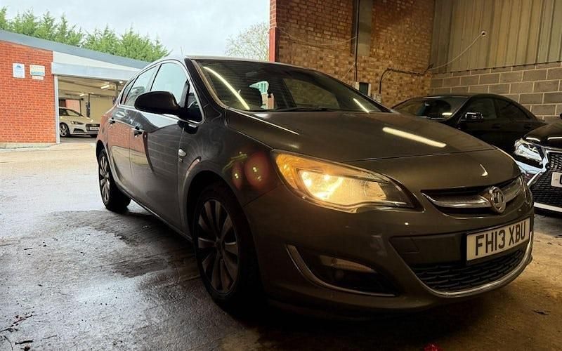 Used Vauxhall Astra 116 HP (85 kW) 2013 Hatchback