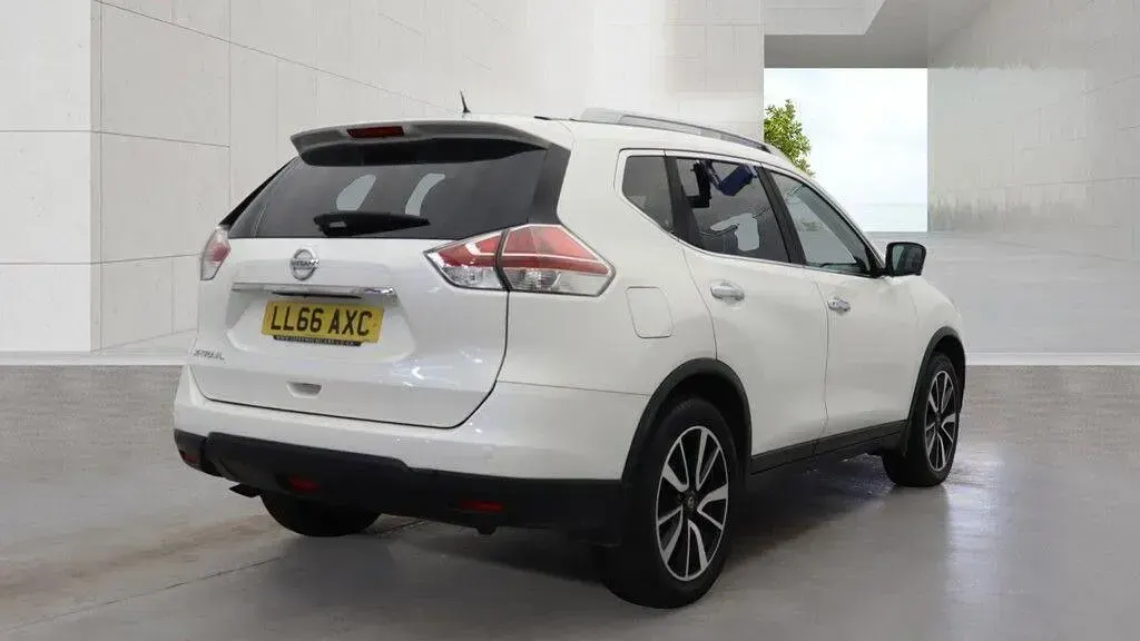 Used Nissan X-Trail S 131 HP (96 kW) 2016 White SUV