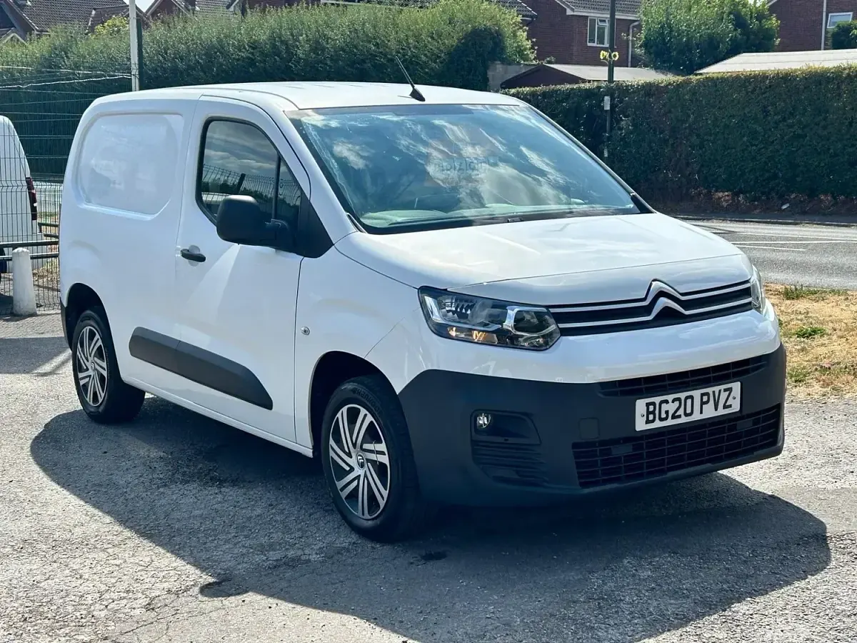 Used Citroën Berlingo 100 HP (73 kW) 2020 White MPV