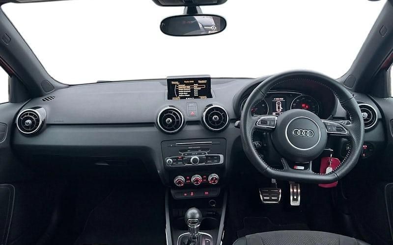 Usado Audi A1 Sportback Black Edition 125 HP (91 kW) 2018 Vermelho Citadino