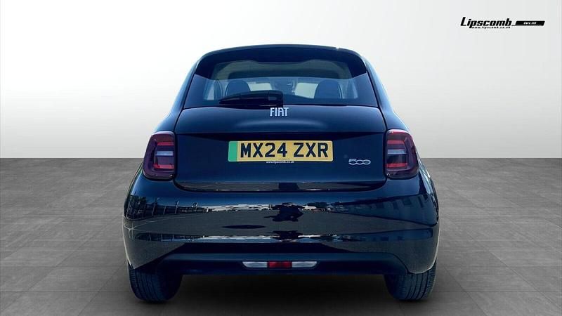 Second-hand Fiat 500e 85 kW (116 CP) 2024 Negru Hatchback