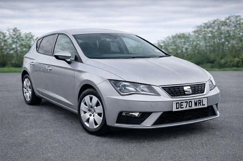 Used Seat Leon SE Dynamic 115 HP (84 kW) 2020 Silver Hatchback