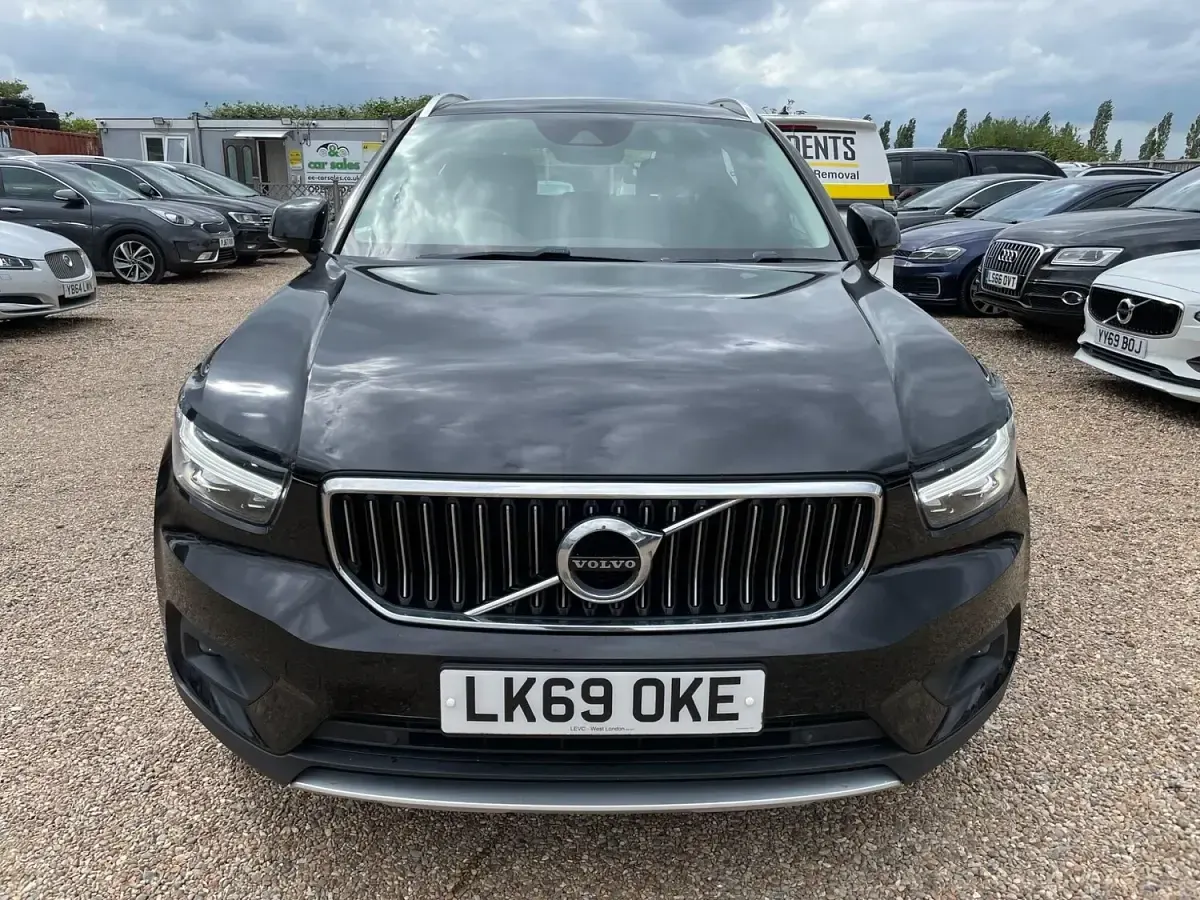 Used Volvo XC40 Inscription 2019 Black SUV