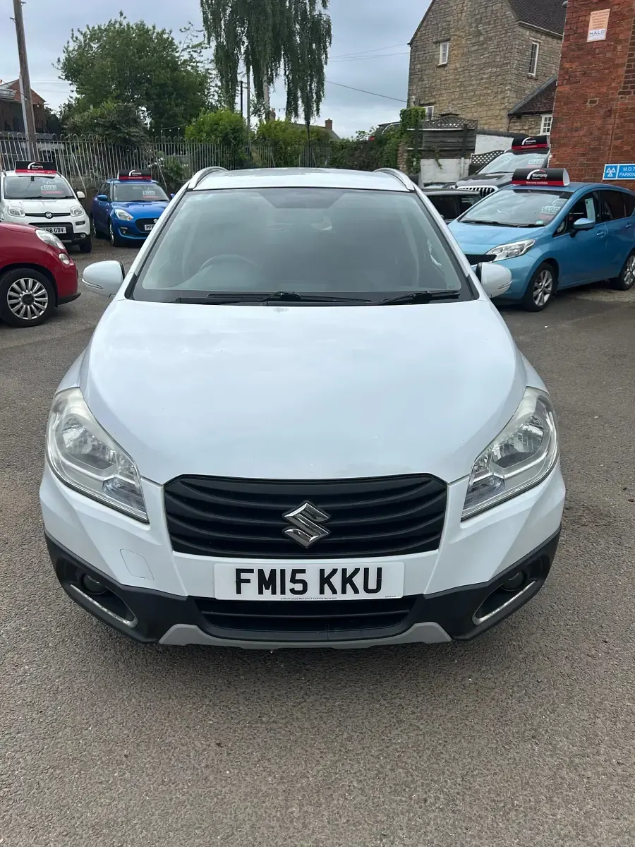 Used Suzuki SX4 SZ4 120 HP (88 kW) 2015 White Hatchback