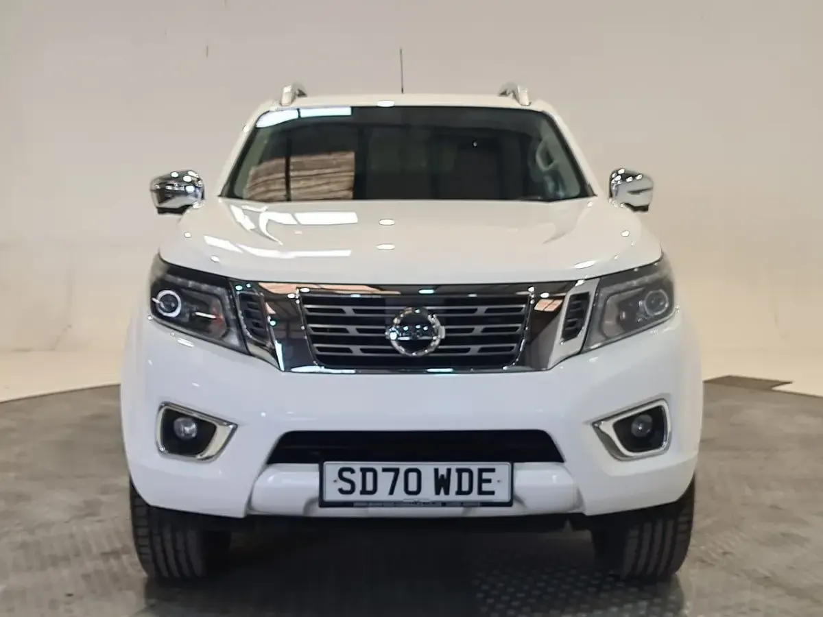 Używany Nissan Navara Tekna 190 KM (139 kW) 2020 Biały Pickup