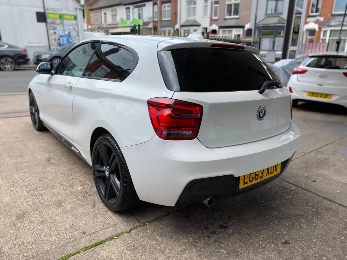 Begagnad BMW 120 M Sport 2013 Vit Halvkombi