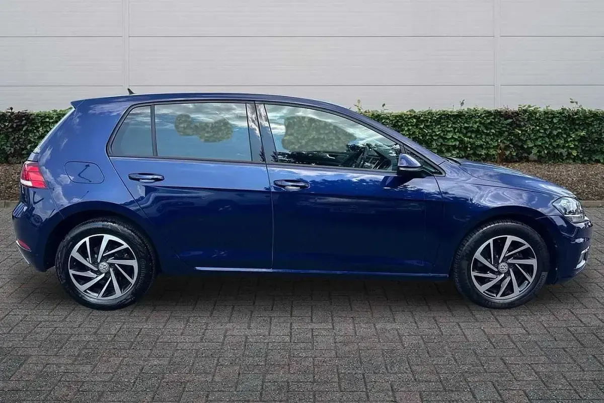 Used VW Golf VII Match 150 HP (110 kW) 2019 Blue Hatchback