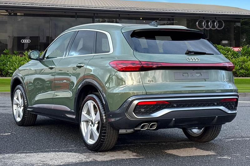 New Audi Q5 S-Line 204 HP (150 kW) 2026 Green SUV