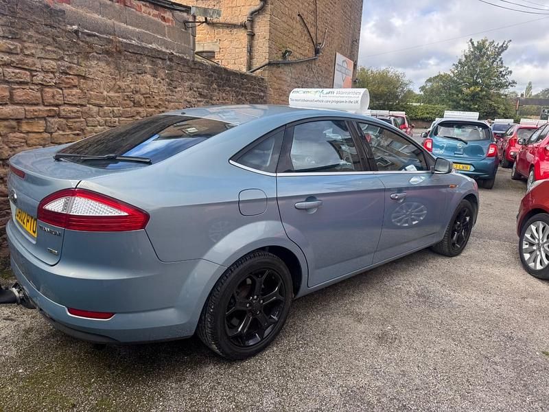 Usado Ford Mondeo Titanium 163 HP (119 kW) 2010 Azul Citadino