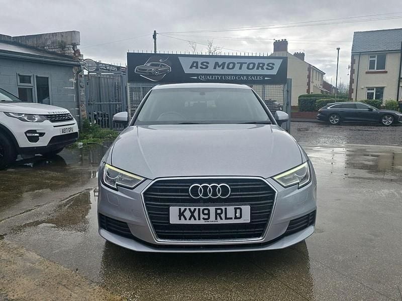 Used Audi A3 Sportback Design 150 HP (110 kW) 2019 Silver Hatchback