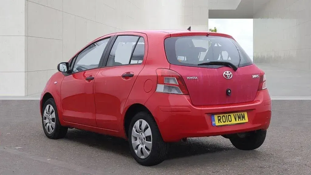 Used Toyota Yaris T2 2010 Red Hatchback