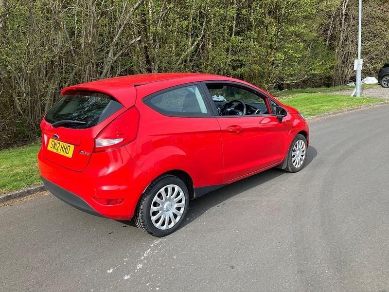Usado Ford Fiesta 82 HP (60 kW) 2012 Vermelho Citadino