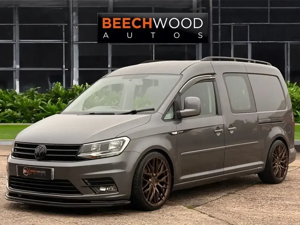 Usado VW Caddy Maxi 101 HP (74 kW) 2017 Cinzento Monovolume