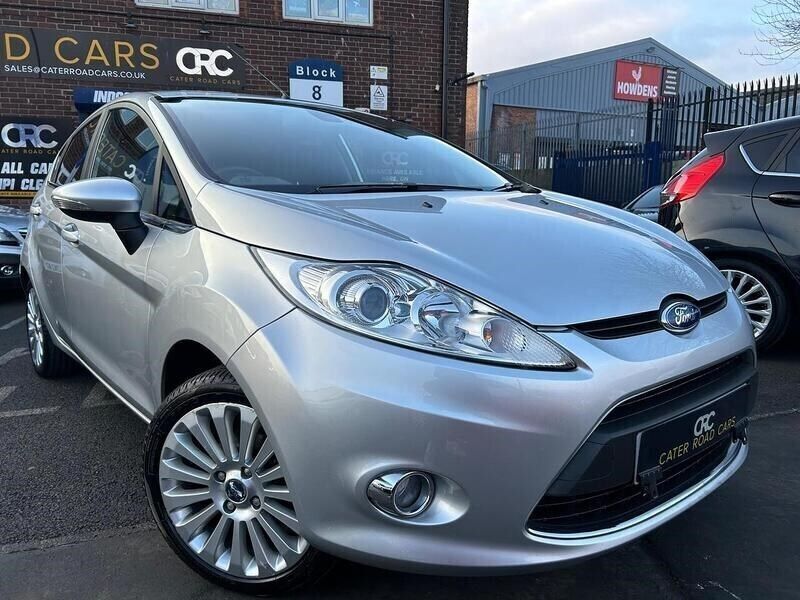 Silver Used 2009 Ford Fiesta Titanium Hatchback | £4,500 (Fair price) - Image 1/4