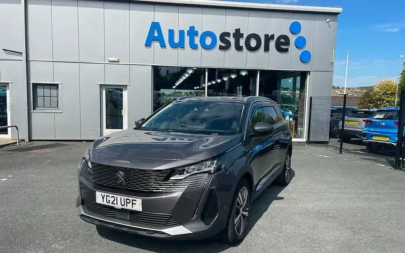 Used Peugeot 5008 Allure Premium 131 HP (96 kW) 2022 SUV