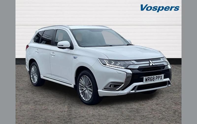 Used Mitsubishi Outlander P-HEV 174 HP (127 kW) 2018 White SUV