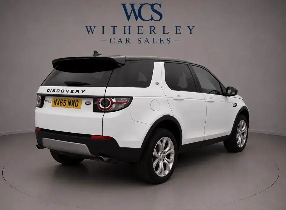 Used Land Rover Discovery Sport HSE 180 HP (132 kW) 2015 White SUV