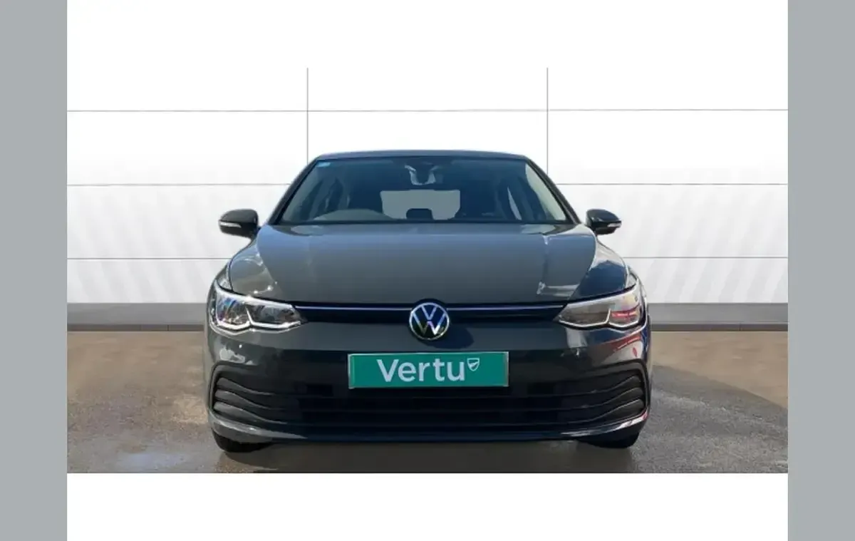 Usado VW Golf VIII Life 128 HP (94 kW) 2021 Cinzento Citadino