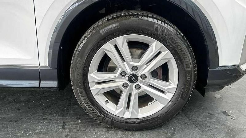 Begagnad Audi Q2 Sport 147 HK (108 kW) 2024 Vit SUV