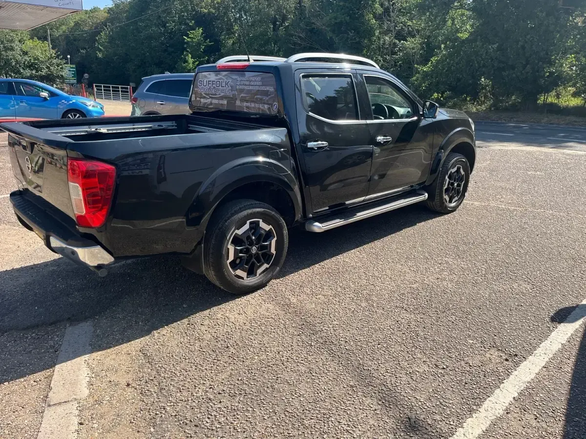 Used Nissan Navara Tekna 190 HP (139 kW) 2021 Black Pickup