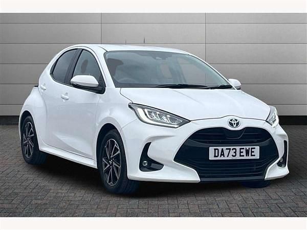 Used 2023 Toyota Yaris Design Hatchback | £18,295 (Fair price) - Image 1/4