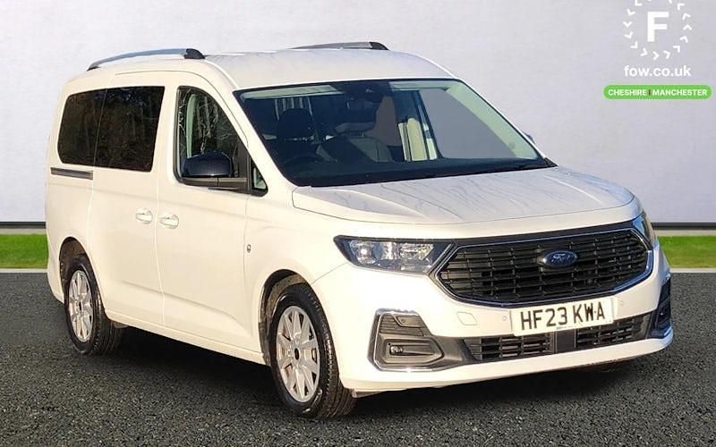 Used 2025 Ford Tourneo Titanium Estate | £19,999 (Good price) - Image 1/4