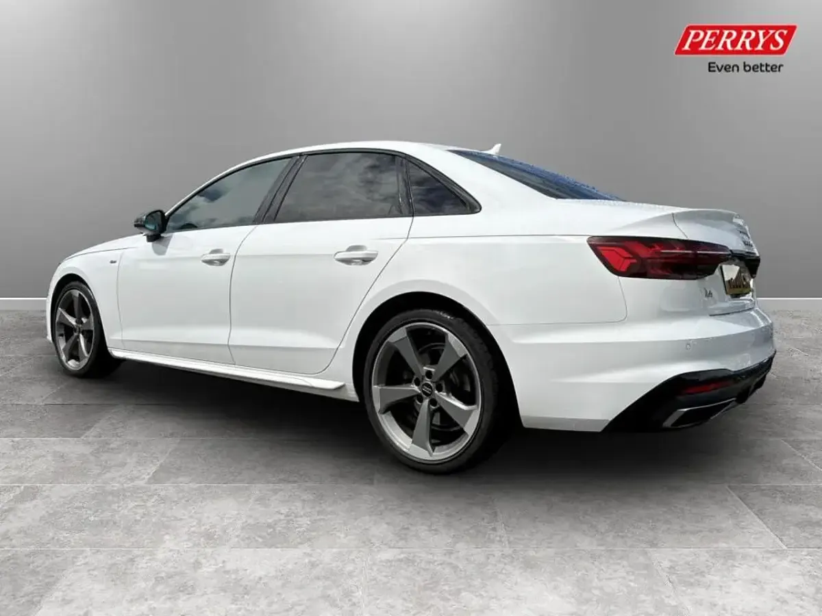 Used Audi A4 Black Edition 161 HP (118 kW) 2020 White Sedan
