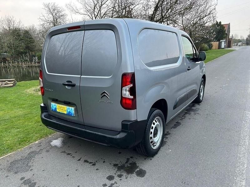 Used Citroën Berlingo 100 HP (73 kW) 2023 Grey MPV