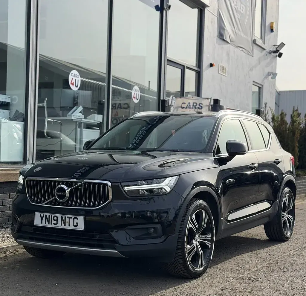 Used Volvo XC40 Inscription 190 HP (139 kW) 2019 Black SUV