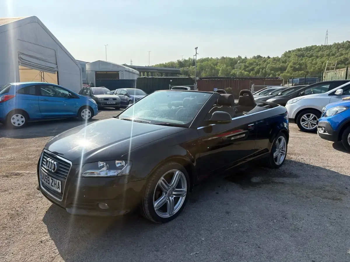 Usado Audi A3 Cabriolet Sport 105 HP (77 kW) 2009 Preto Cabrios