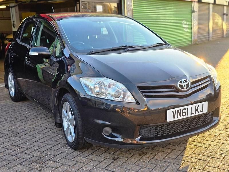 Black Used 2011 Toyota Auris Edition Hatchback | £2,795 (Fair price) - Image 1/4
