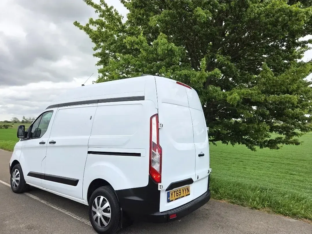 Used Ford Transit Custom 105 HP (77 kW) 2020 White Van